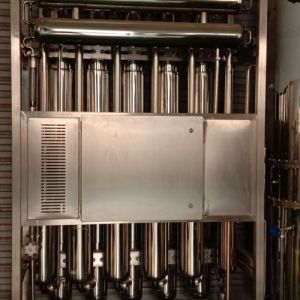 高效蒸馏水机 多效蒸馏水机    大型蒸馏水机