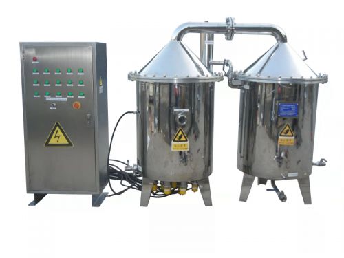 浙江台州精密仪器降温自脱垢蒸馏水机500L  符合新国标药典标准