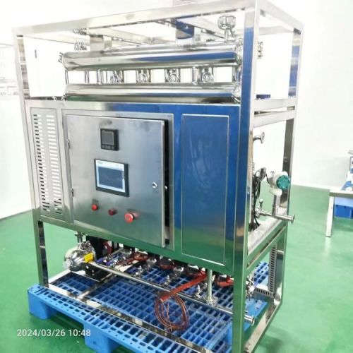500升双管板列管式蒸馏水机药厂生产用水制取设备
