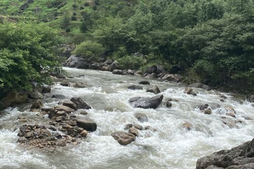 习近平在首个全国生态日之际作出重要指示强调 全社会行动起来做绿水青山就是金山银山理念的积极传播者和模范践行者