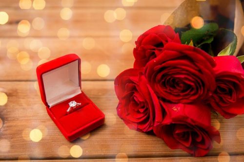 几十块钻戒火爆七夕，太便宜？但二氧化碳也能造钻啊