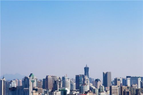 建设智能协同的监测体系，生态环境部印发《关于深化气候适应型城市建设试点的通知》