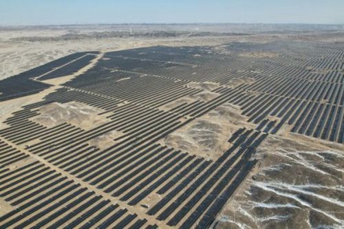 全球首个！三峡能源瓜州70万千瓦“光热储能＋”项目风电光伏部分并网发电