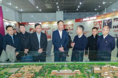 中国资环领导班子到南开大学学习考察