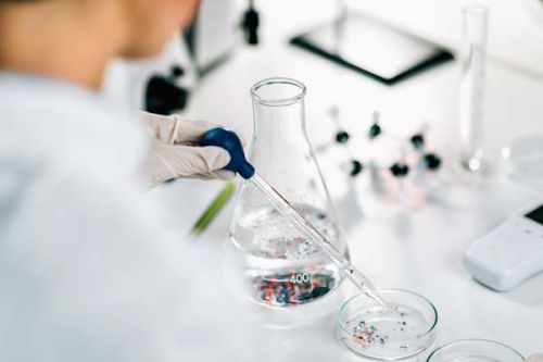 央视报道南京大学环境功能材料与水污染控制研究团队研发的废水深度除氟技术