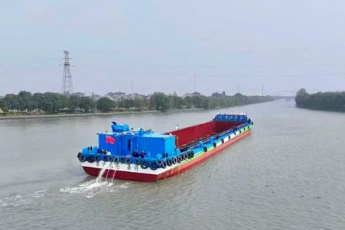 全国首艘内河64TEU氢动力集装箱船成功取证入级，开创内河绿色航运应用新模式