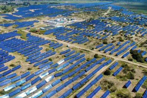 防沙＋发电！内蒙古临河光伏项目全容量并网发电
