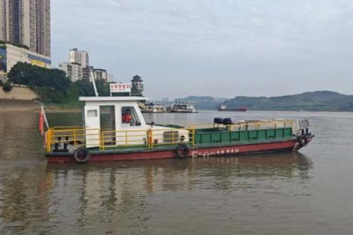 重庆环卫集团水域分公司首艘长江流域&ldquo;电推＋履带&rdquo;保洁船投入使用