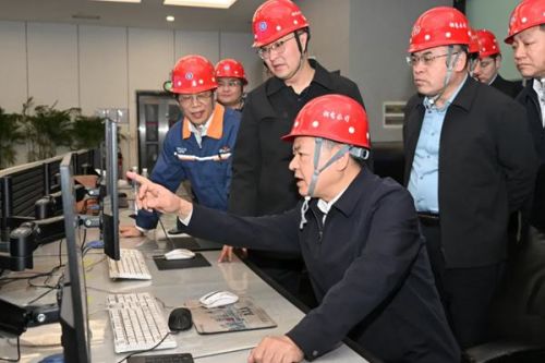 生态环境部部长黄润秋赴湖北省调研生态环境保护工作